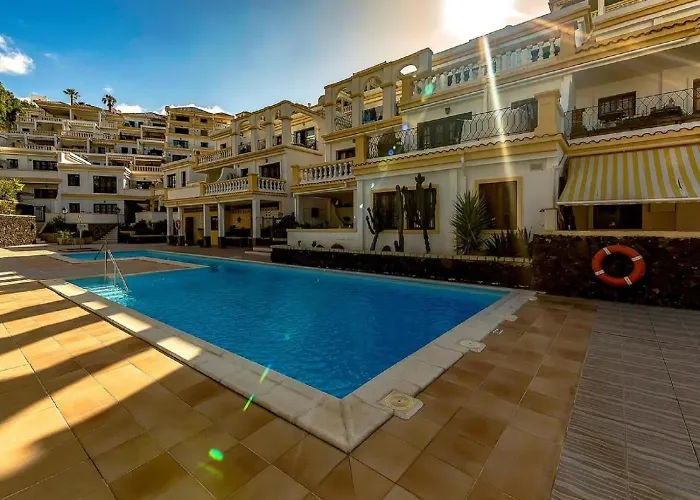 Amazing In Americas Hill Апартаменты