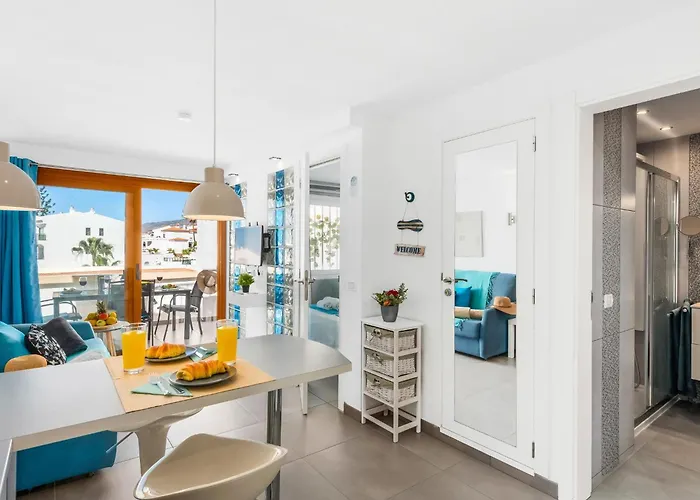 Amazing In Americas Hill Апартаменти